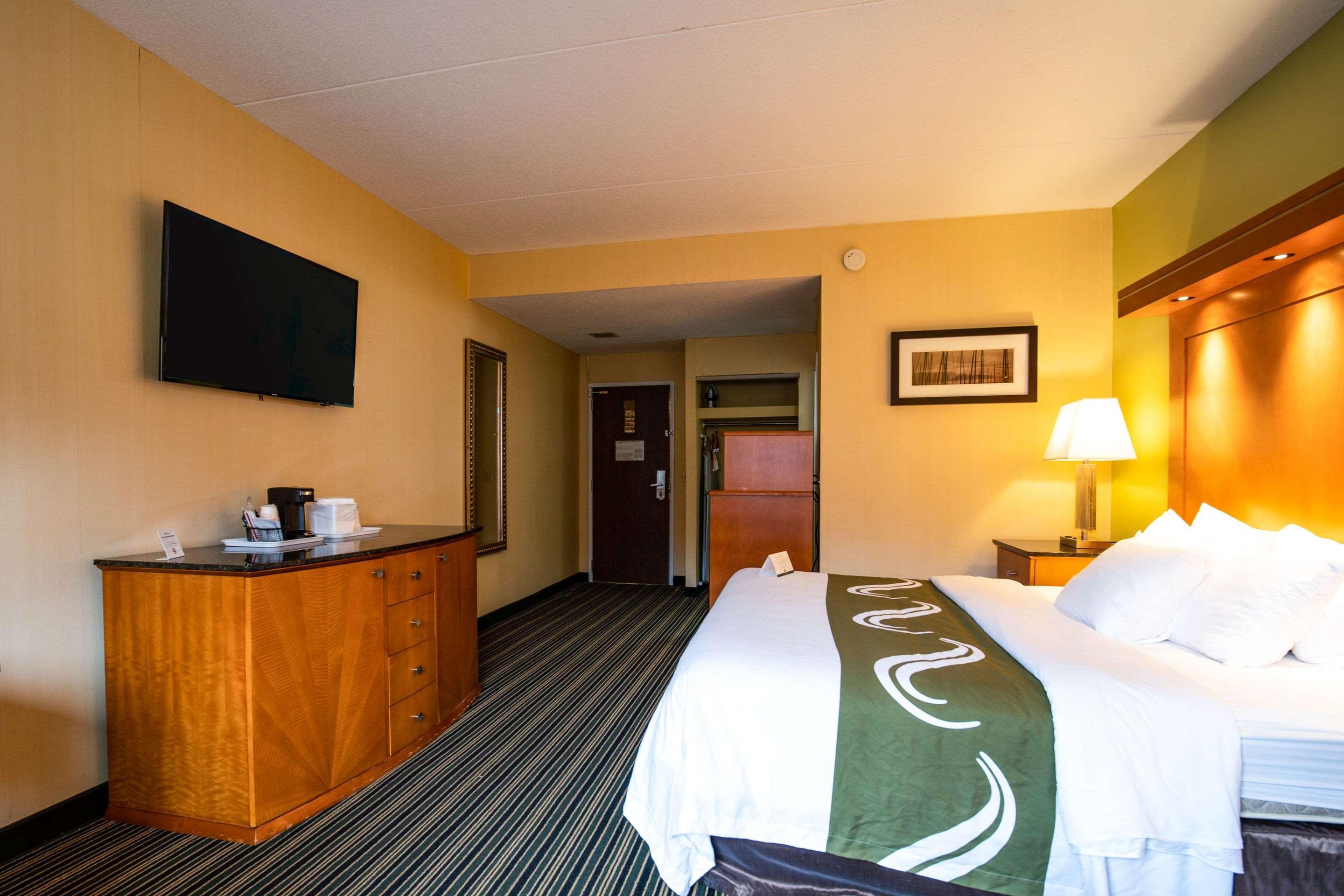 Quality Inn Cromwell - Middletown Exteriör bild