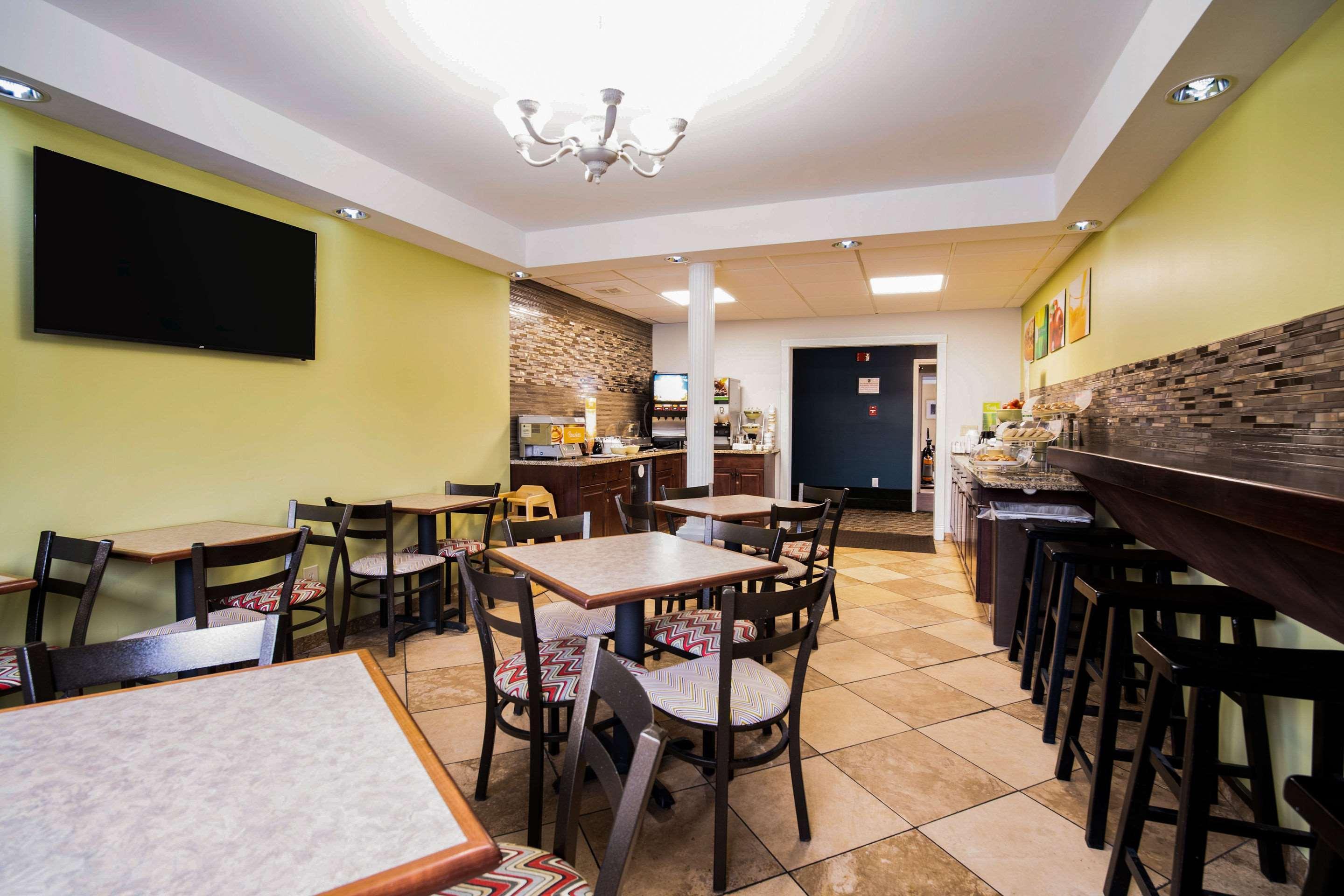 Quality Inn Cromwell - Middletown Exteriör bild