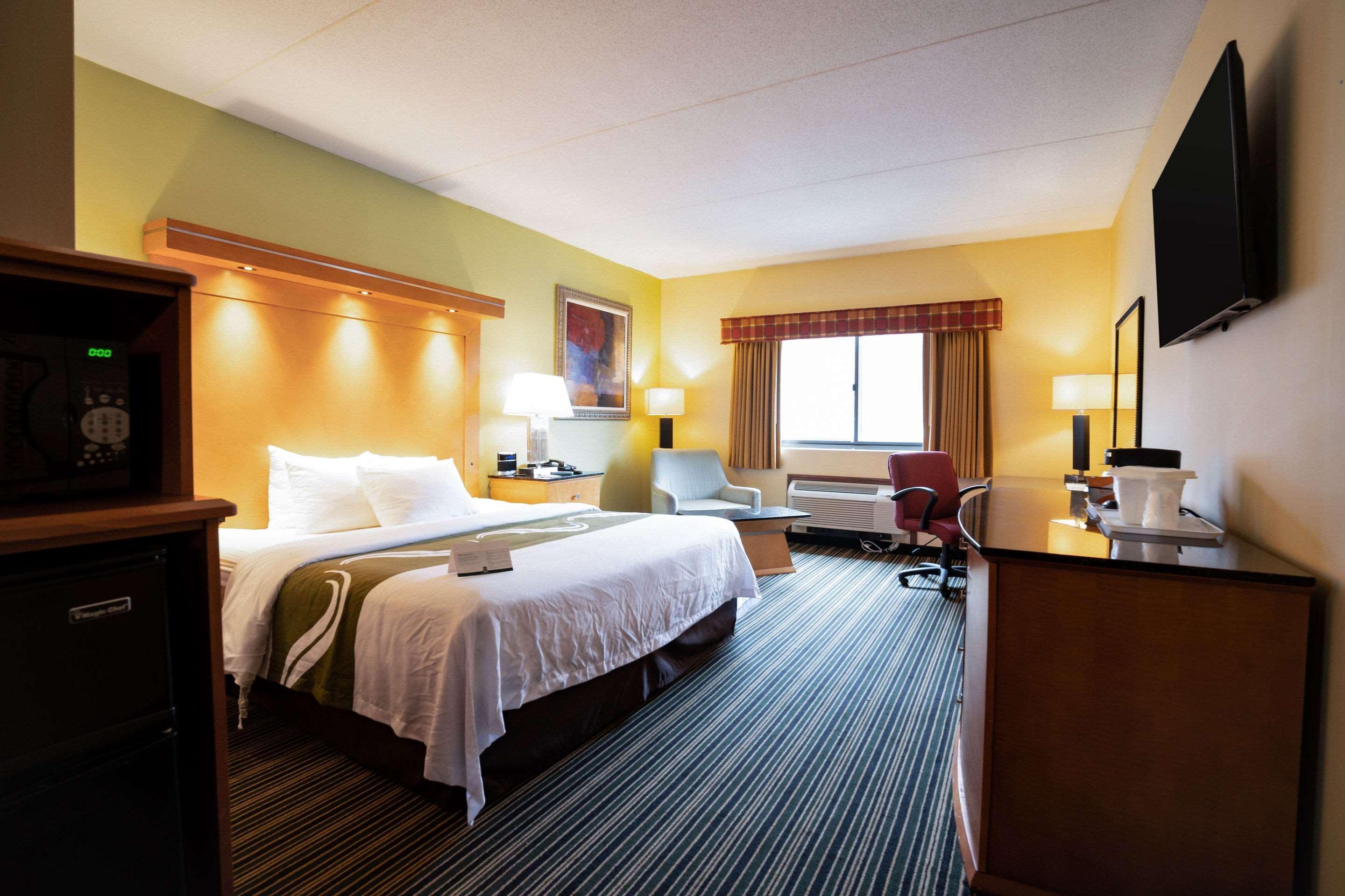 Quality Inn Cromwell - Middletown Exteriör bild