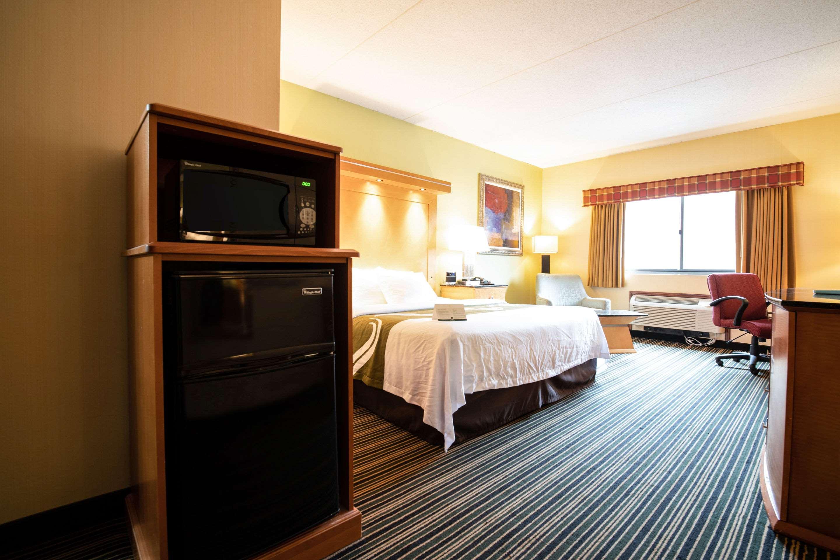 Quality Inn Cromwell - Middletown Exteriör bild